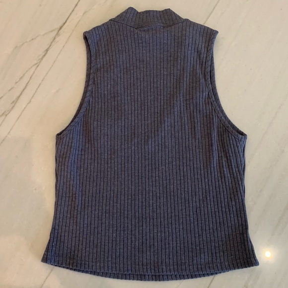 Ribbed Cut-out Tank - Picture 3 of 4